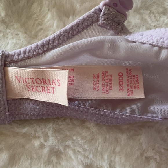 Victoria’s Secret Demi Bra - Picture 4 of 4